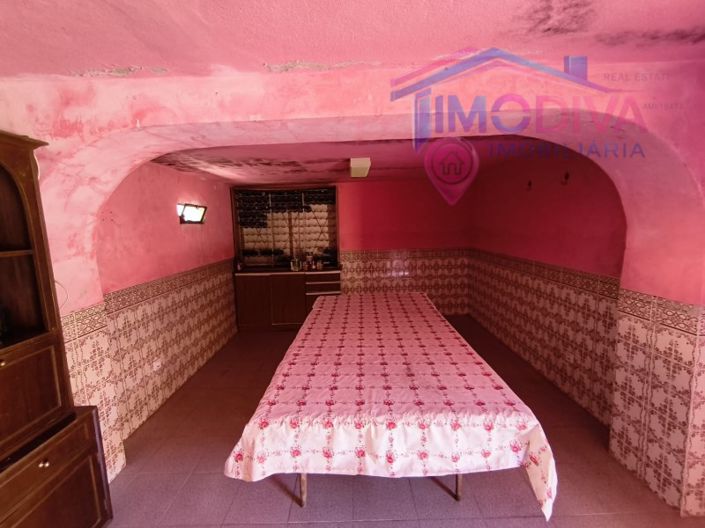 Image No.18-2 Bed House for sale