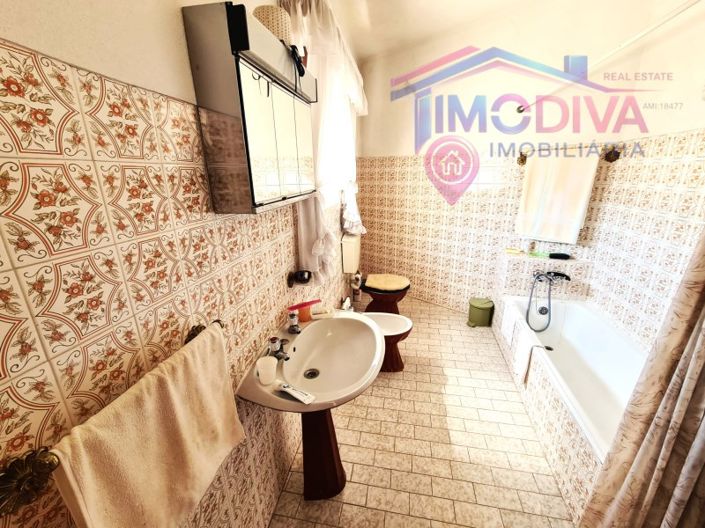 Image No.23-3 Bed House for sale