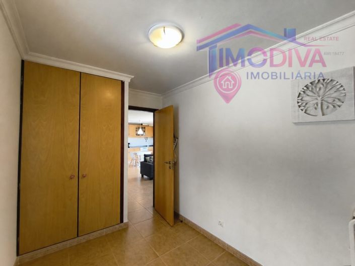 Image No.19-3 Bed House for sale