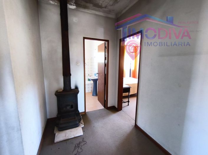 Image No.10-3 Bed House for sale