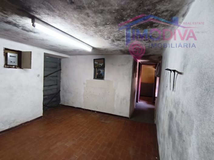 Image No.10-3 Bed House for sale