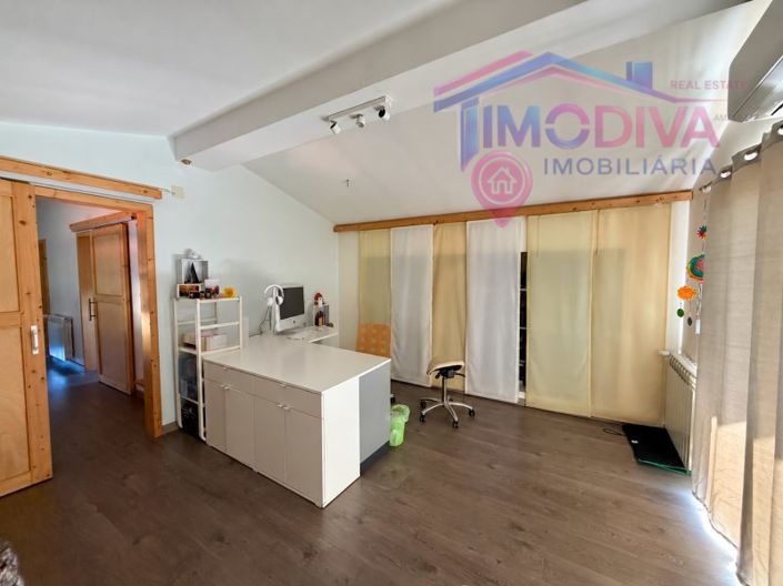 Image No.47-3 Bed House for sale