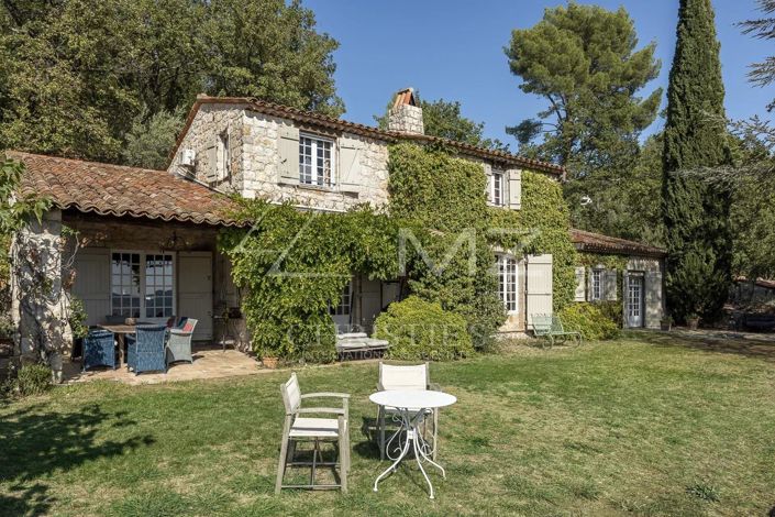 Image No.1-5 Bed House for sale