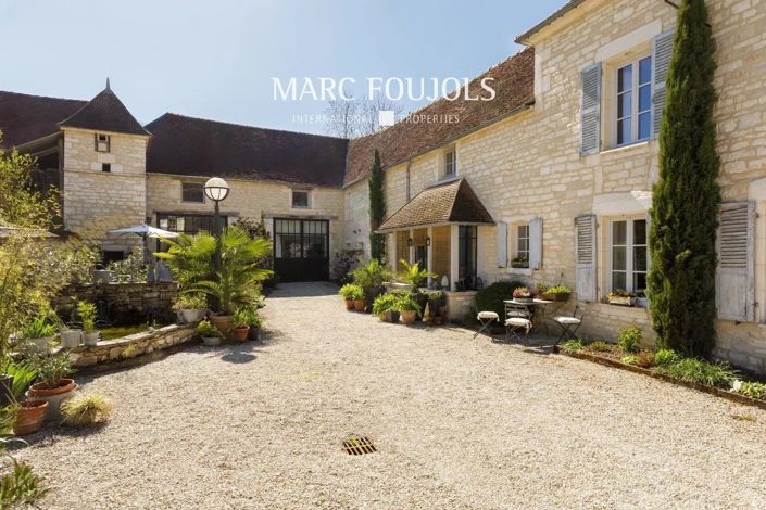 Image No.1-5 Bed House for sale