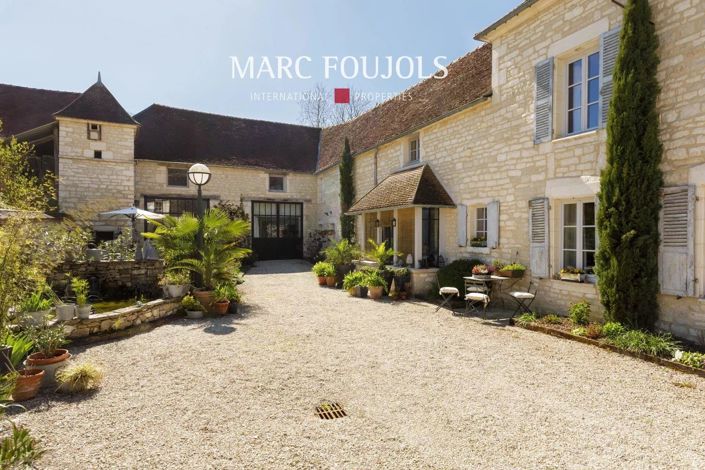 Image No.1-5 Bed House for sale