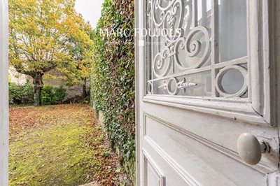 1 - Chantilly, House