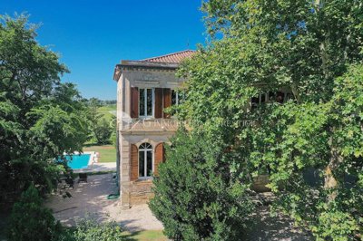 1 - Monteux, Property