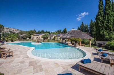 1 - Orgon, House
