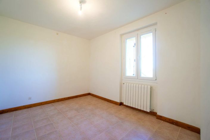 Image No.13-6 Bed House for sale