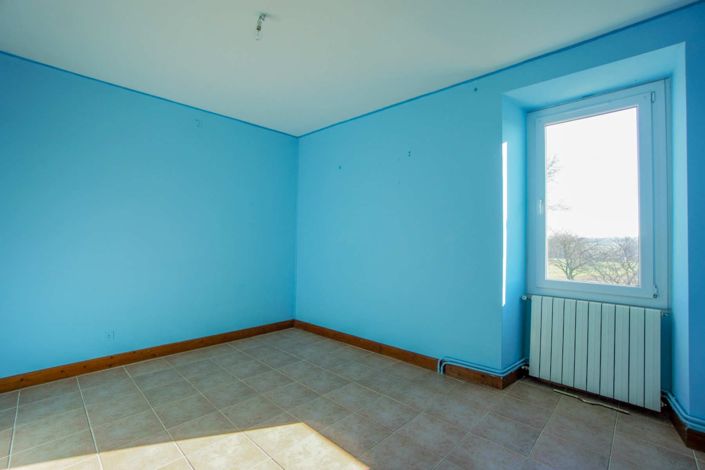 Image No.16-6 Bed House for sale