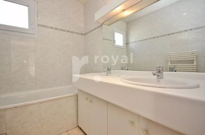 126874a-r11911