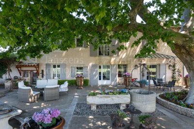 1 - L'Isle-sur-la-Sorgue, House