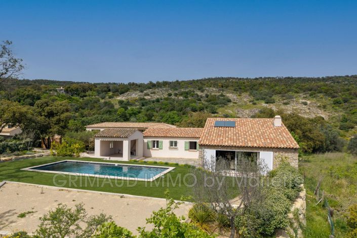 Image No.1-4 Bed House for sale