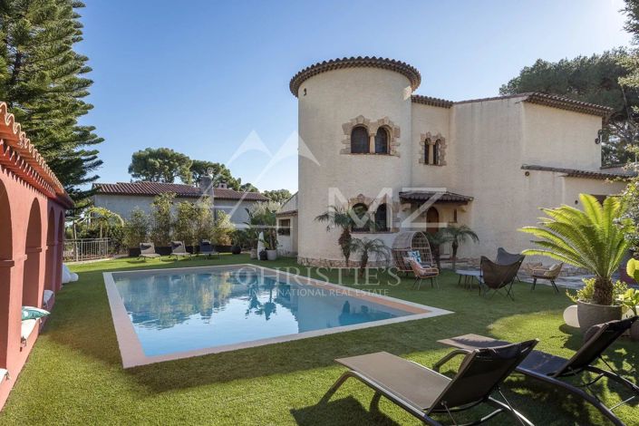 Image No.1-4 Bed House for sale
