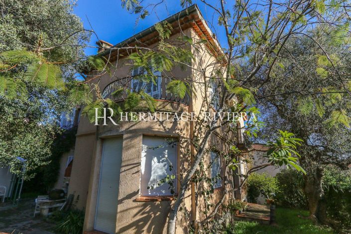 Image No.1-6 Bed House for sale