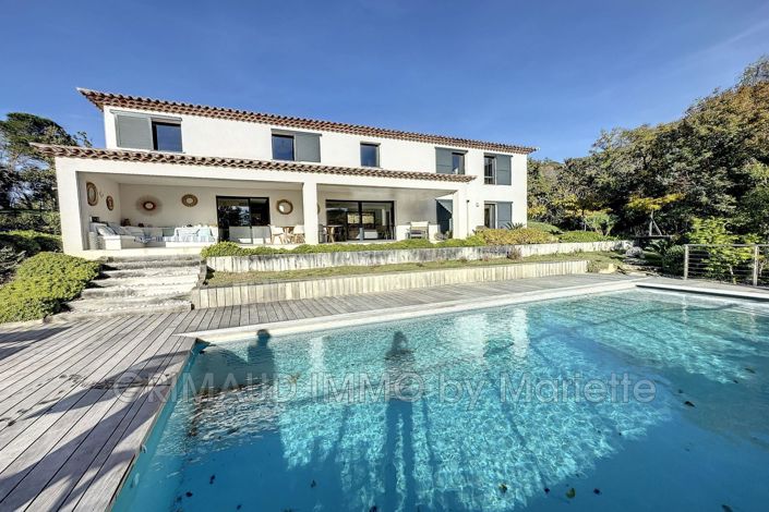 Image No.1-5 Bed House for sale
