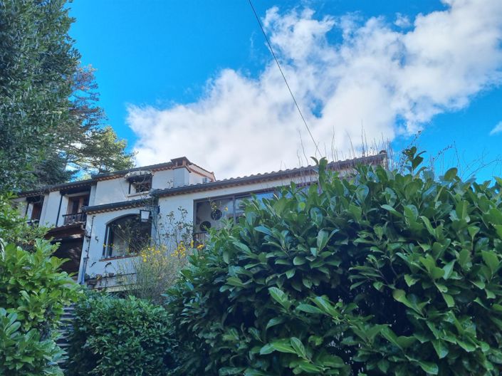 Image No.1-6 Bed House for sale
