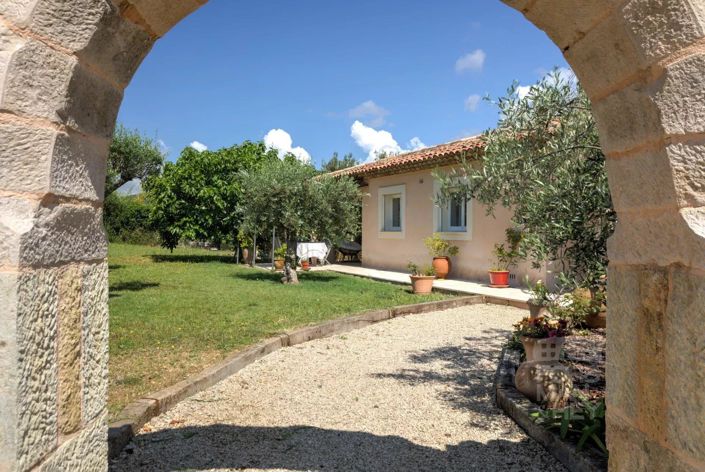 Image No.1-4 Bed House for sale