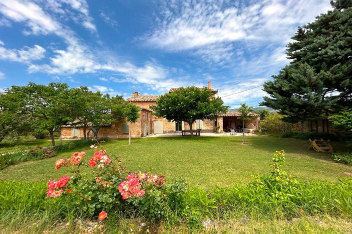 Image No.1-9 Bed House for sale