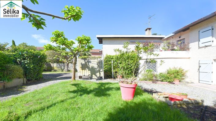 Image No.1-4 Bed House for sale