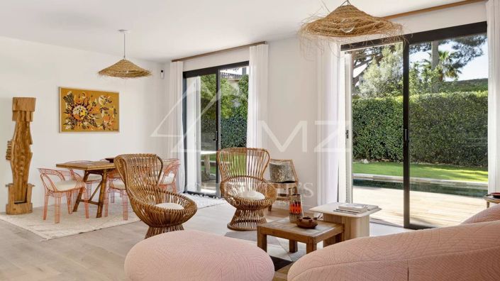 Image No.1-3 Bed House for sale