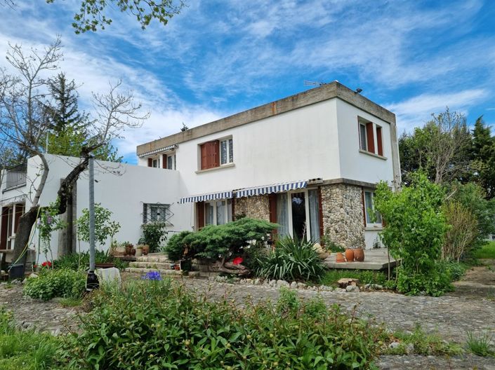 Image No.1-4 Bed House for sale