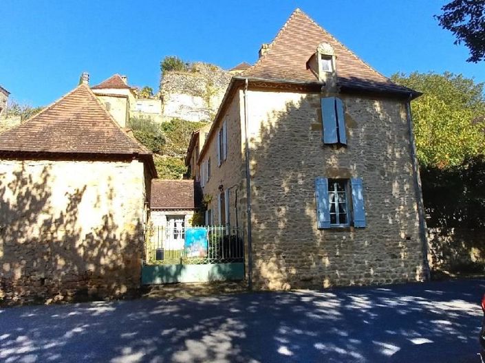 Image No.1-4 Bed House for sale