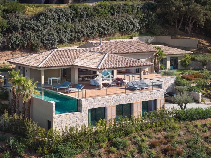 Image No.1-5 Bed House for sale