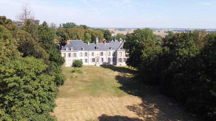 Image No.1-Propriété de 11 chambres à vendre à Gannat