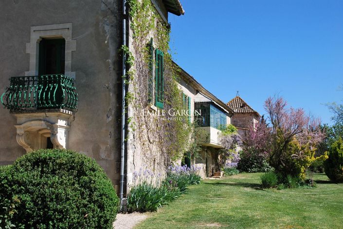Image No.1-Propriété de 12 chambres à vendre à Uzès