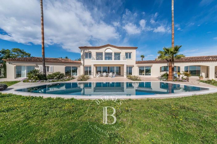 Image No.1-5 Bed House for sale