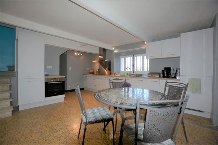 Image No.10-5 Bed House for sale