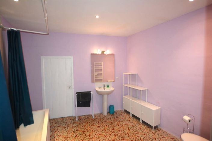 Image No.12-5 Bed House for sale