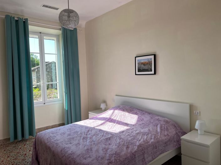 Image No.17-5 Bed House for sale