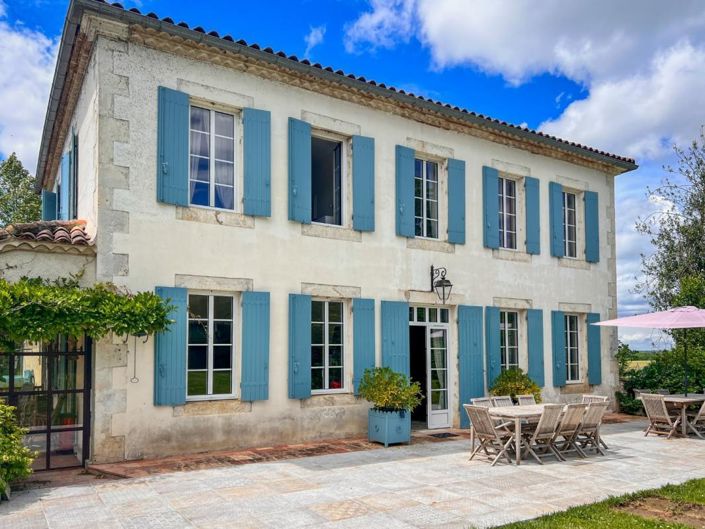 Image No.1-4 Bed House for sale