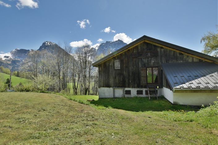 Image No.1-4 Bed House for sale