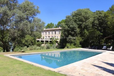 1 - Lorgues, Maison
