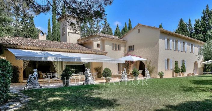 Image No.1-10 Bed House for sale