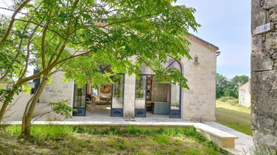 1 - Castelsagrat, House