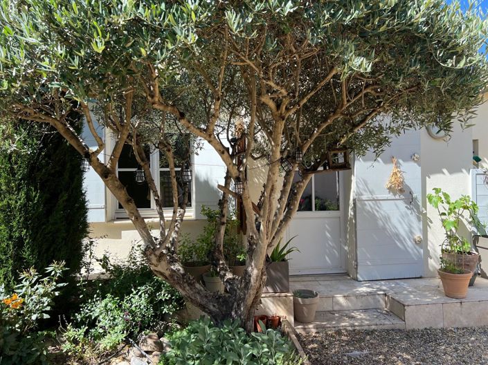 Image No.1-4 Bed House for sale