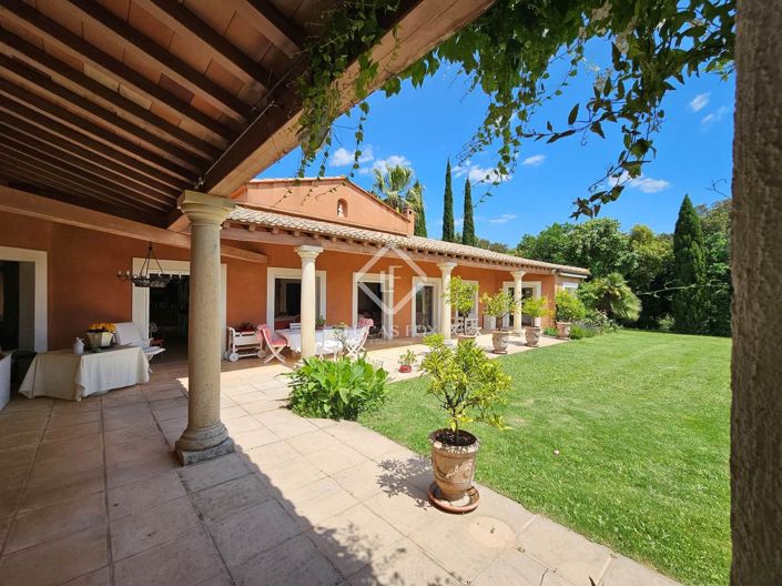 Image No.1-6 Bed House for sale