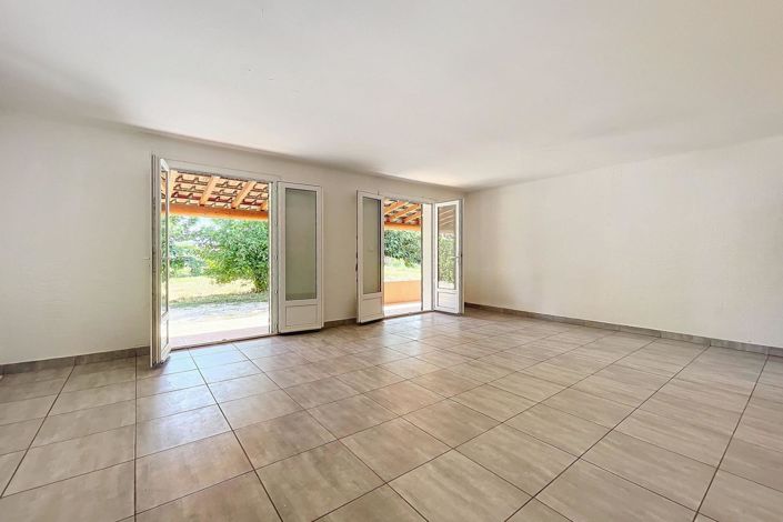 Image No.1-2 Bed House for sale