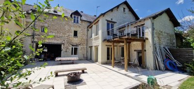 1 - Chinon, House