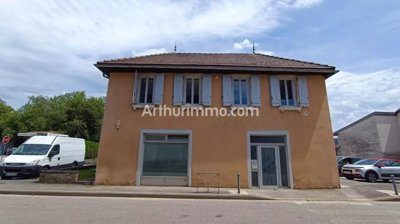 1 - Jura, Property