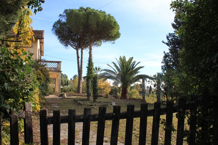 Image No.1-4 Bed House for sale