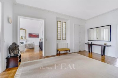 1 - Versailles, Apartment