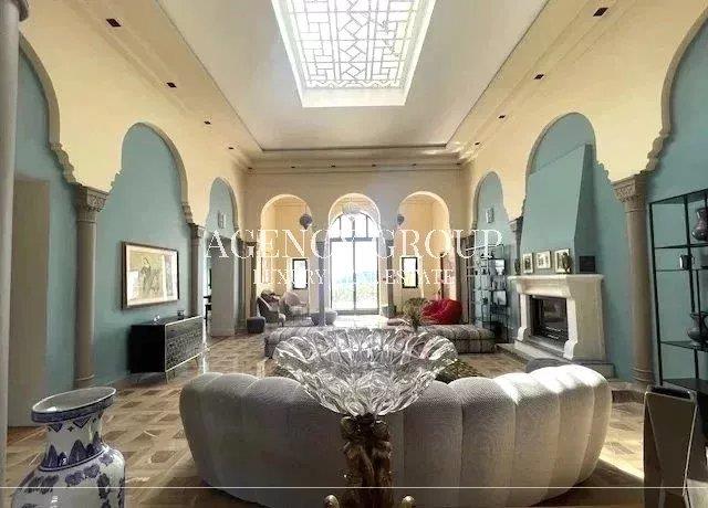 Image No.1-5 Bed House for sale
