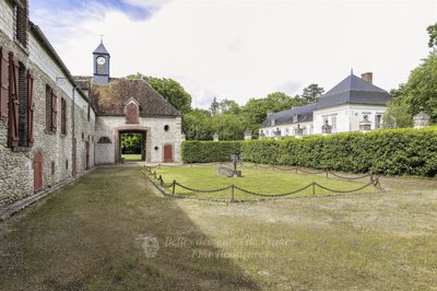 1 - Joigny, House