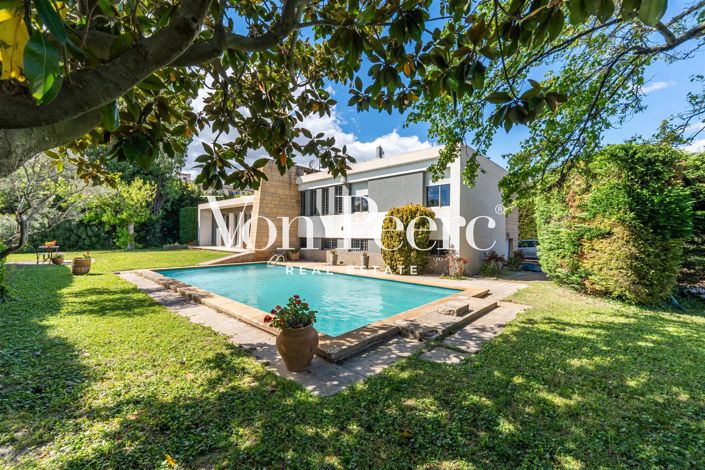 Image No.1-4 Bed House for sale