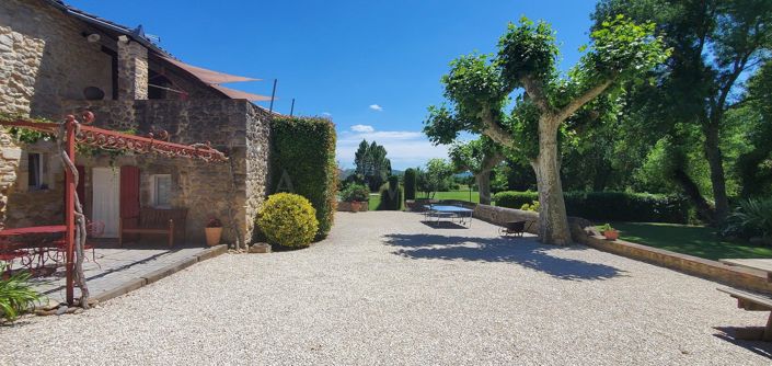 Image No.1-8 Bed House for sale